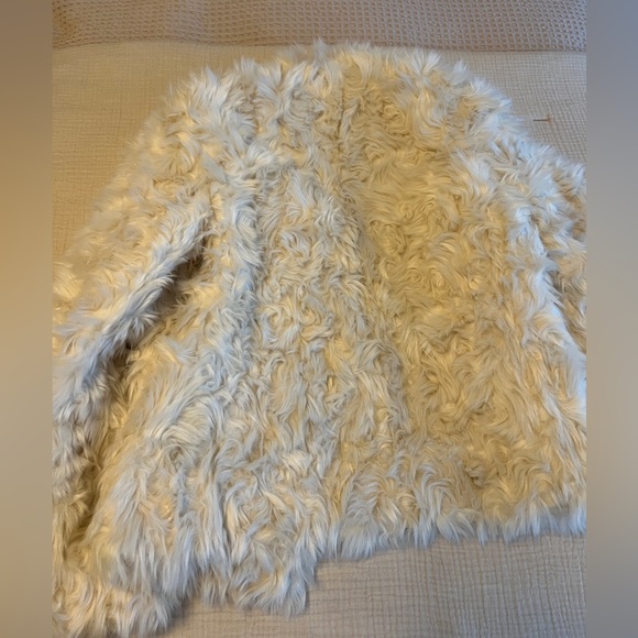 Vince Plush Faux Fur Jacket - Cream (size small) - Picture 7 of 8